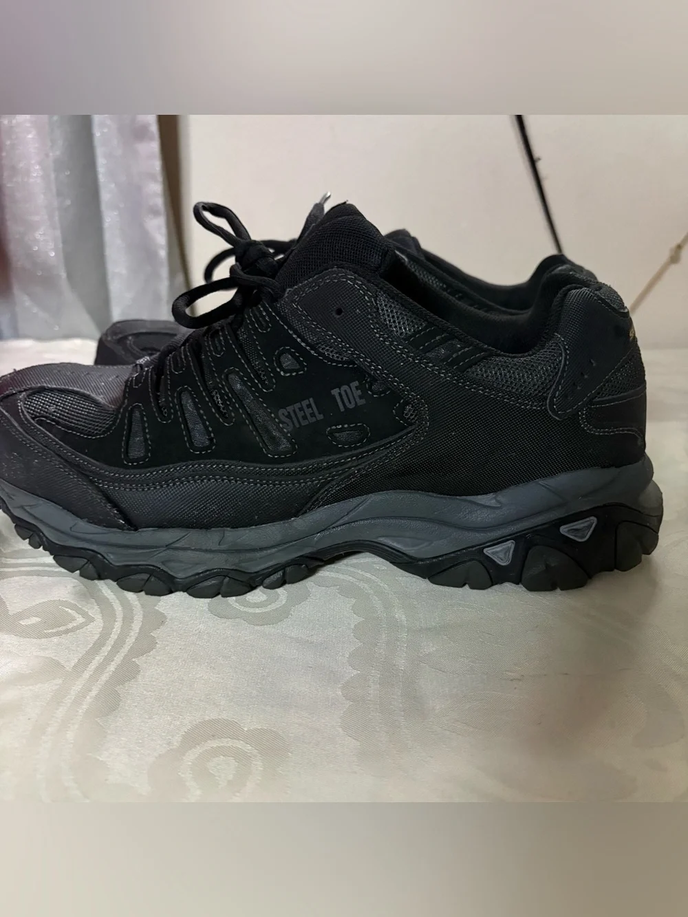 Sketchers Men's Black Steel Toe Work Shoes size 12
